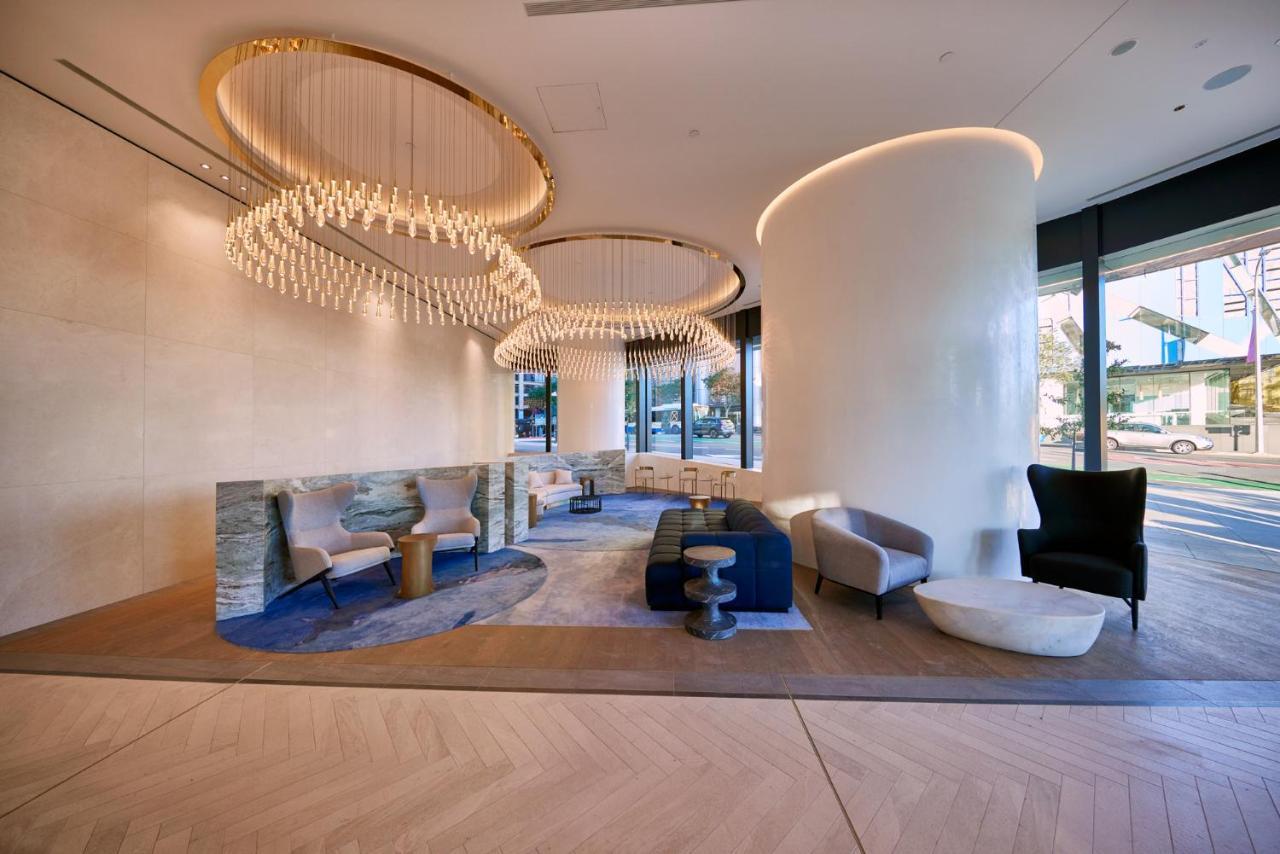Centre Of At Riverfront Apartment Brisbane