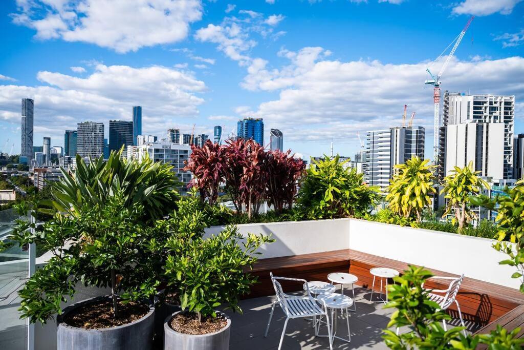Apartamento Modern 1-br Apt With Pool Access