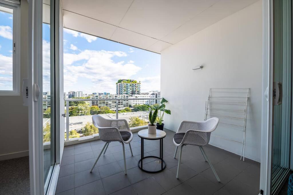 Modern 1-br Apt With Pool Access Apartamento Brisbane