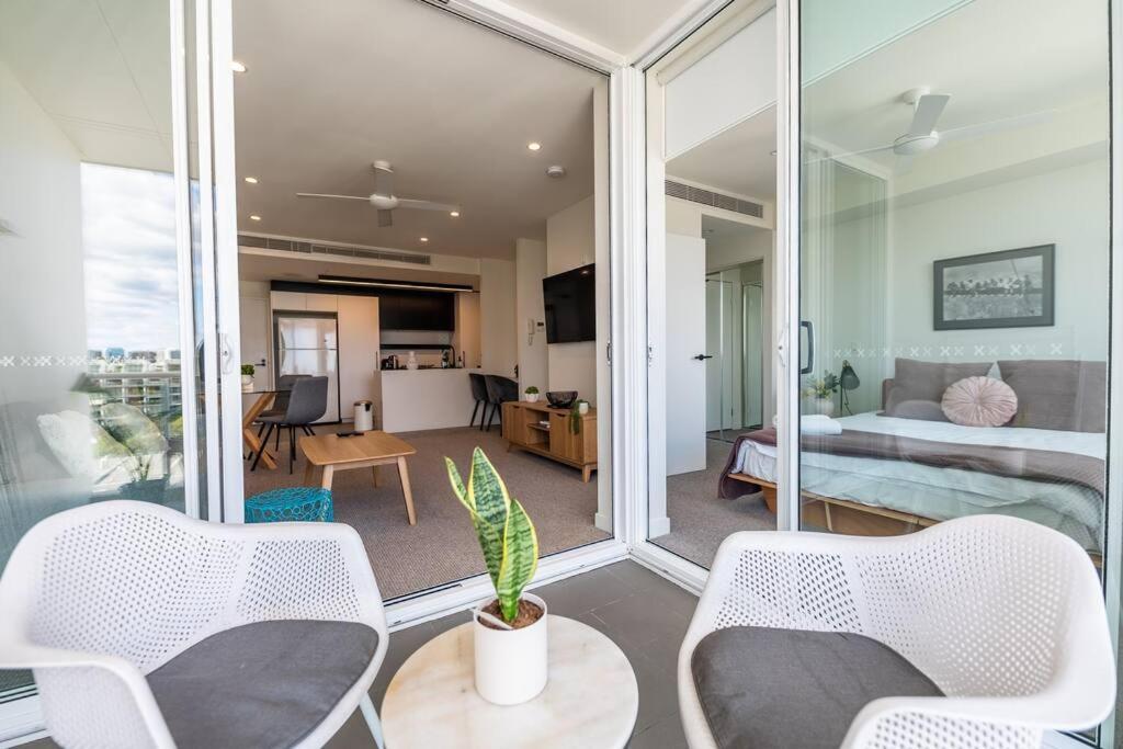 Apartamento Modern 1-br Apt With Pool Access *