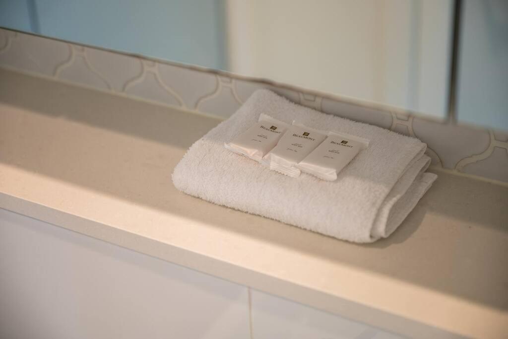Apartamento Modern 1-br Apt With Pool Access Brisbane