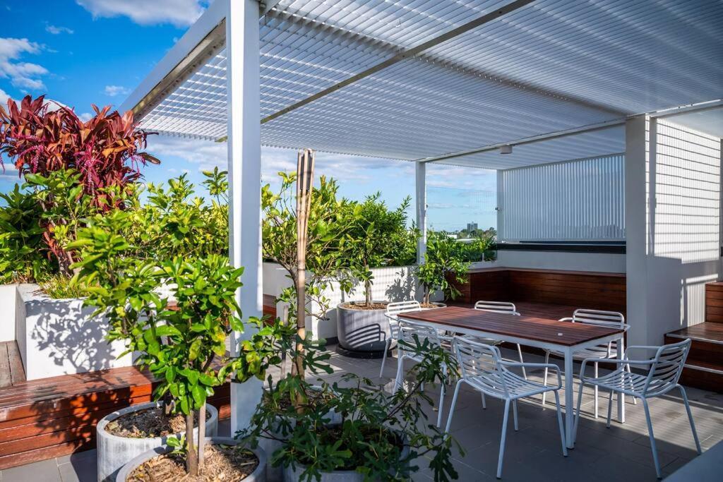 Modern 1-br Apt With Pool Access Apartamento