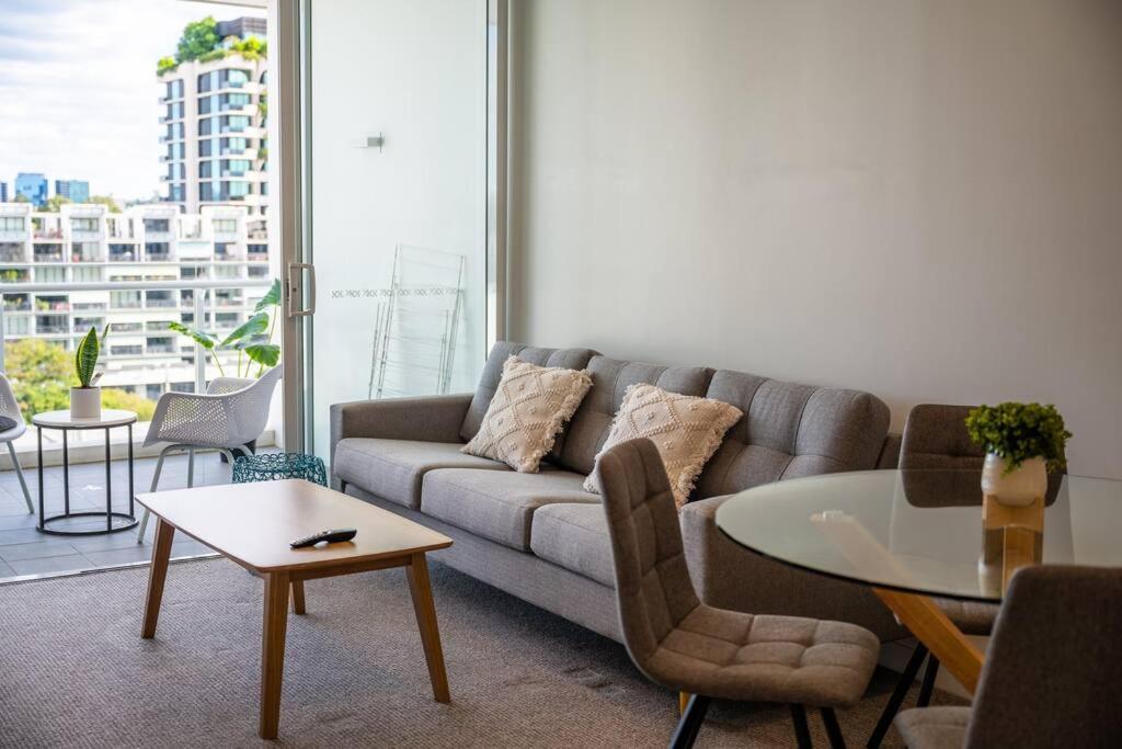Modern 1-br Apt With Pool Access Apartamento *