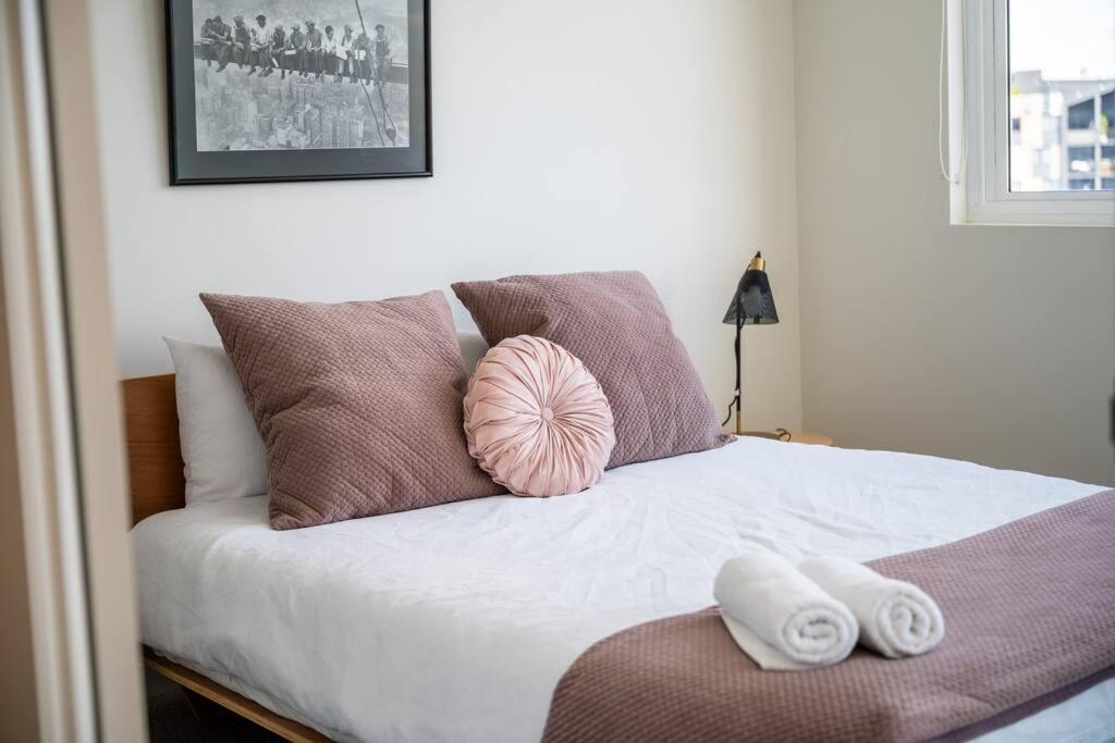 Apartamento Modern 1-br Apt With Pool Access