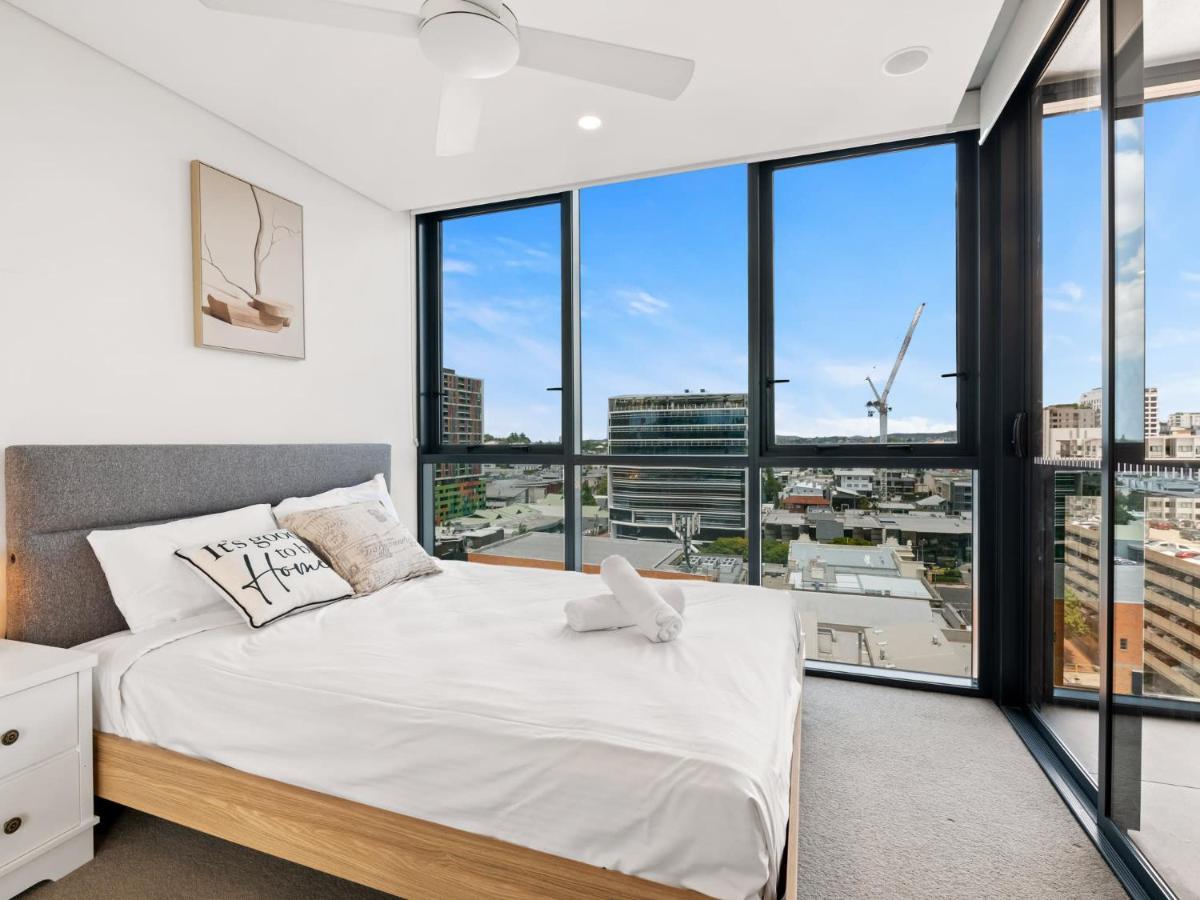 Heart Of The Valley Chic High Level 2br Apartment Brisbane