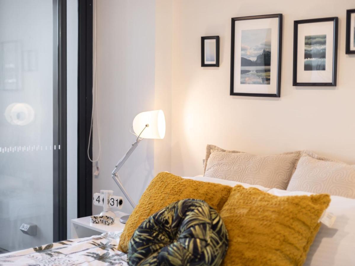 Explore Bne From Our Cute 1-bed In South *