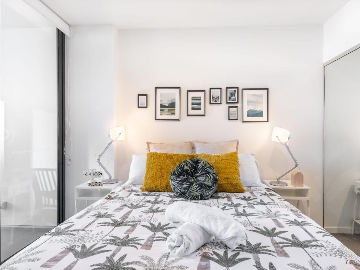 Explore Bne From Our Cute 1-bed In South Brisbane