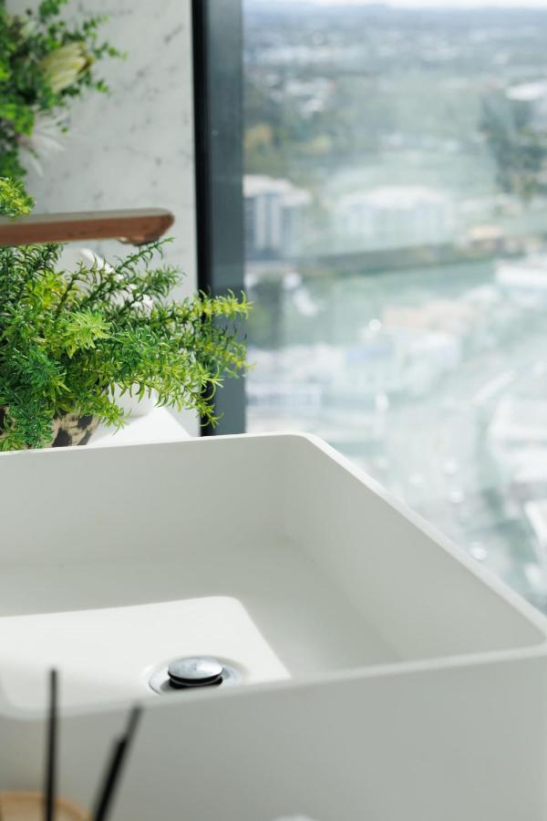Luxurious 3 Bed Fortitude Valley Penthouse Retreat *