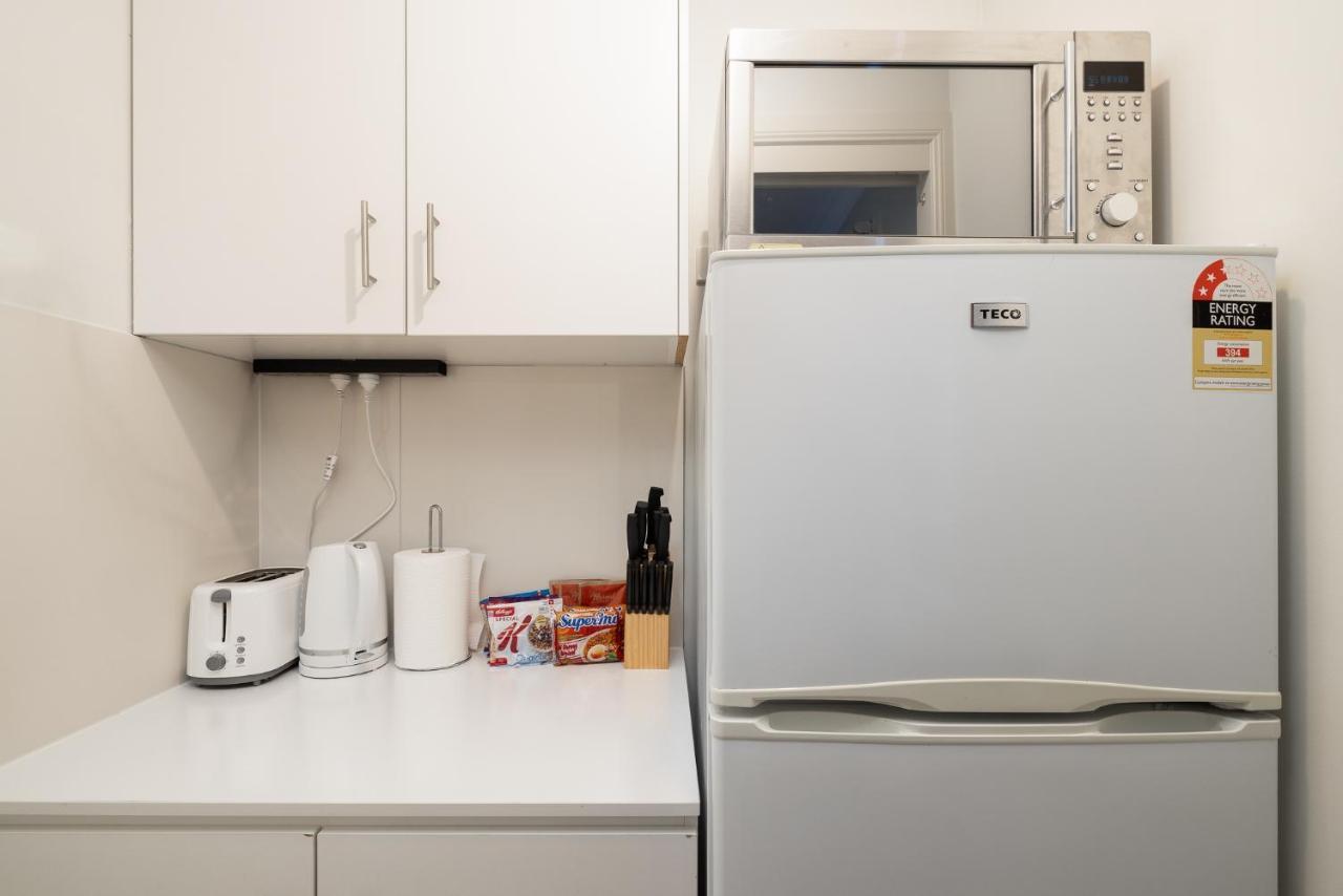 Great Location! Close To Restaurants & Train! 5144d Apartment