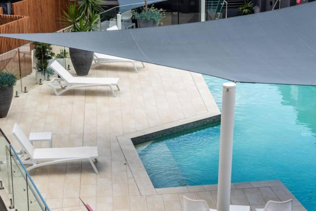 Apartamento Urban Comfort Apt With Pool And Car Park