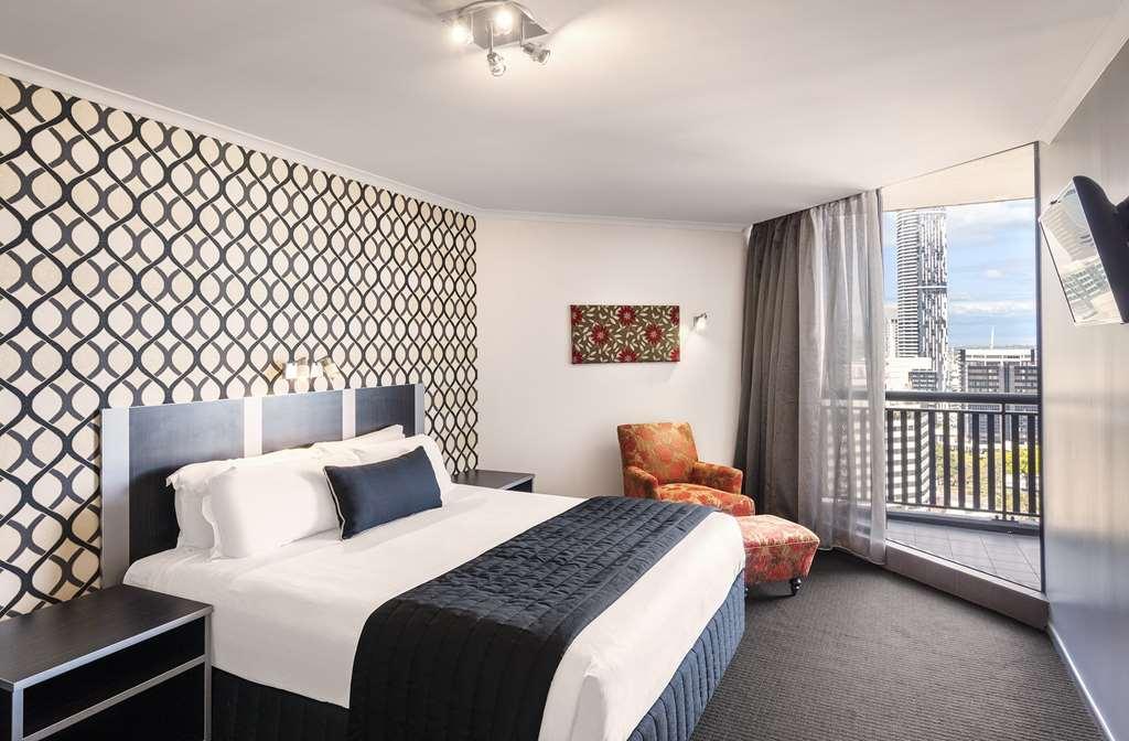 Grand Chancellor Hotel *