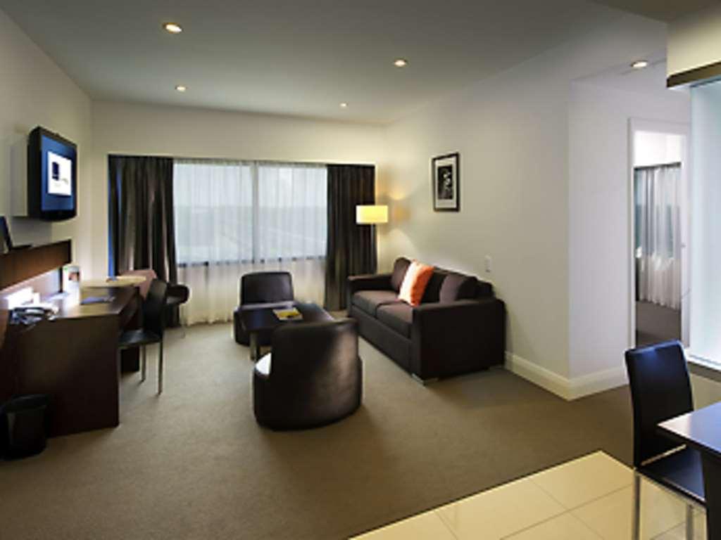 Novotel Airport