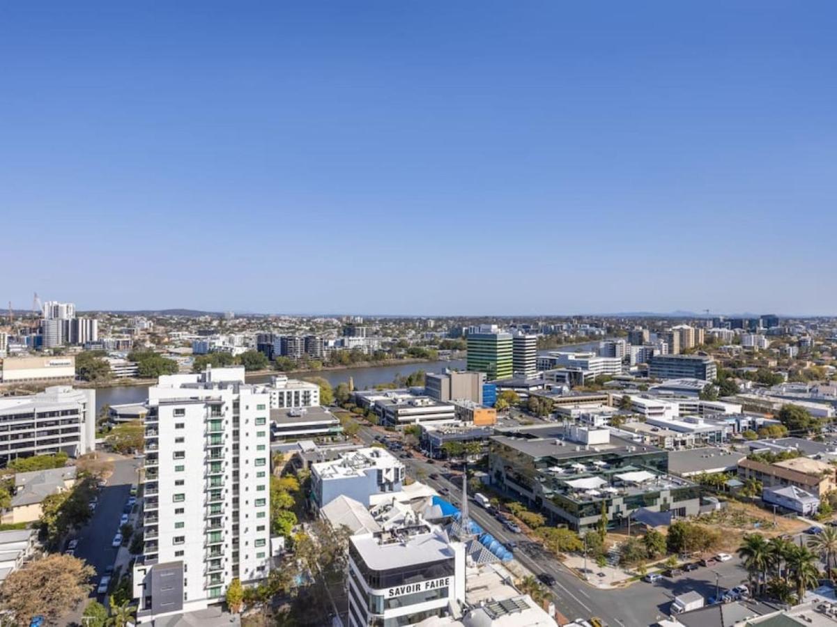 Apartment Riverview 2br Delicate Apt, 1min To Train Station