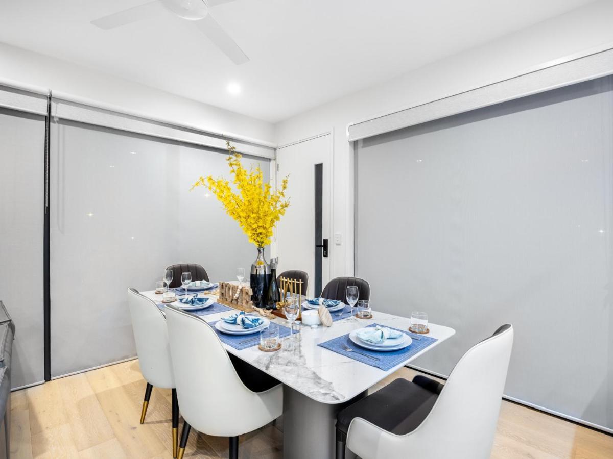 Conveniently Located Luxury 4br Townhouse * Brisbane