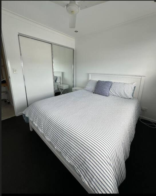 New Farm 2 Bed 2 Bath 1 Car Space Perfect Location Apartamento *