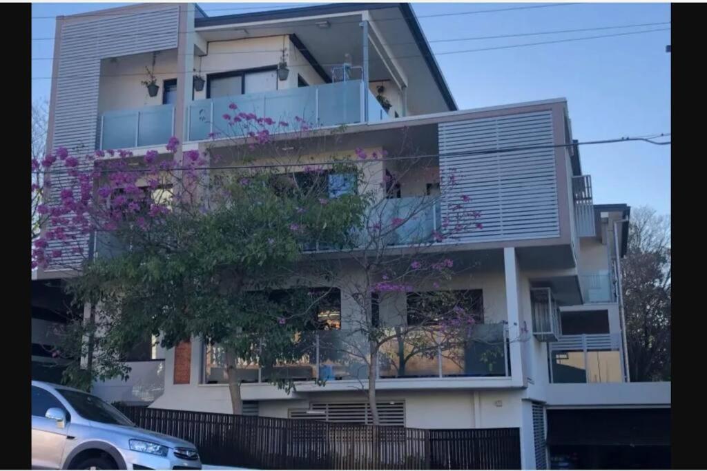 Apartamento New Farm 2 Bed 2 Bath 1 Car Space Perfect Location