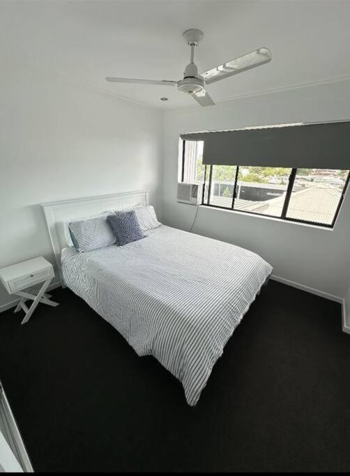 New Farm 2 Bed 2 Bath 1 Car Space Perfect Location *