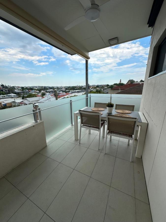 New Farm 2 Bed 2 Bath 1 Car Space Perfect Location Brisbane