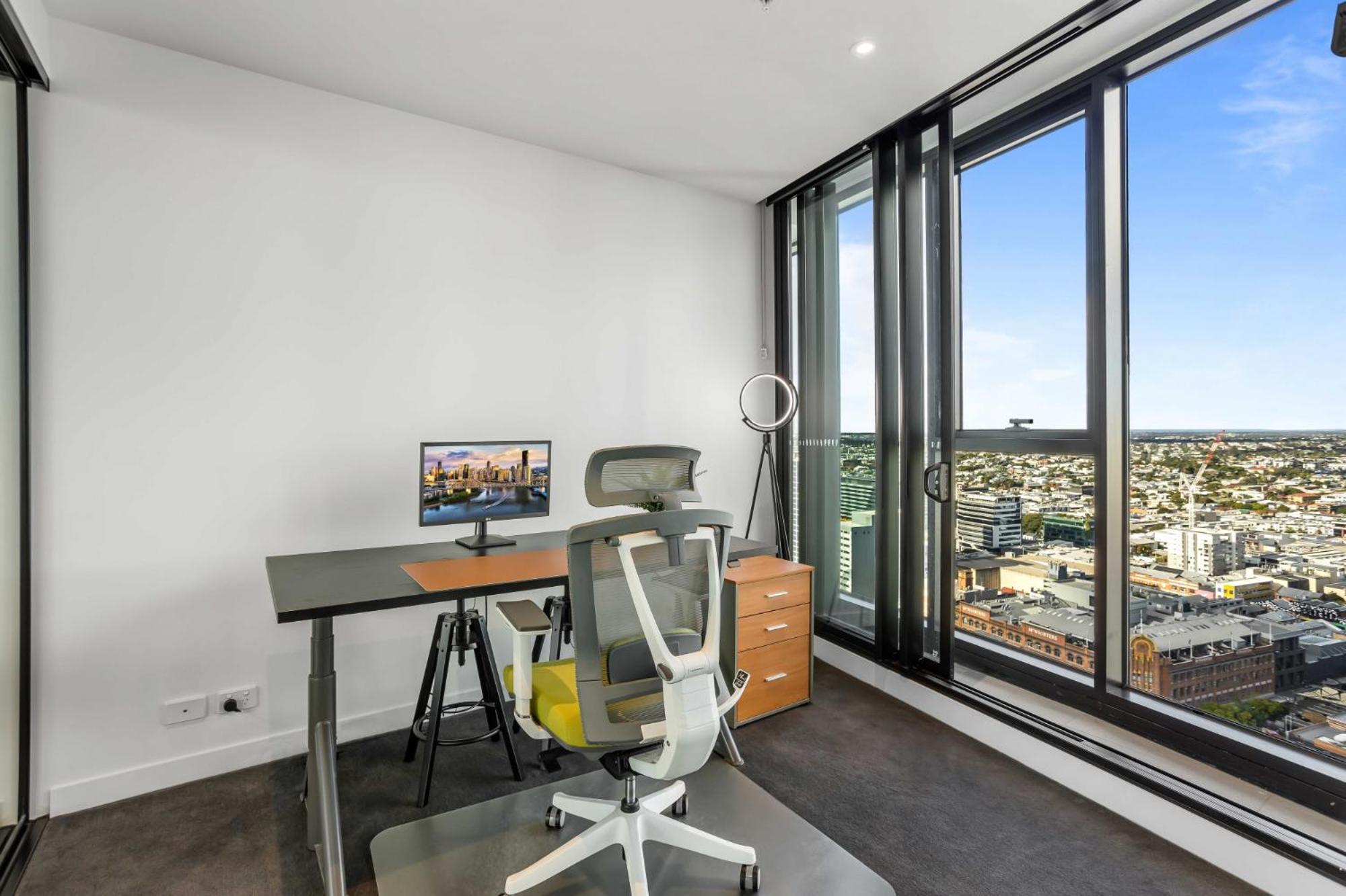 Chic 1-bed With Parking, Rooftop Pool And Gym Brisbane
