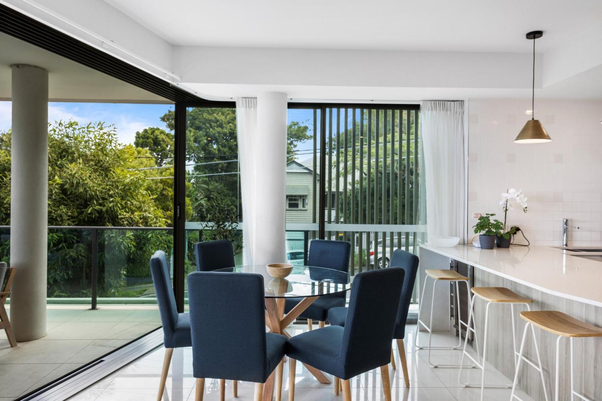 Spacious And Superb 3-bed Brisbane