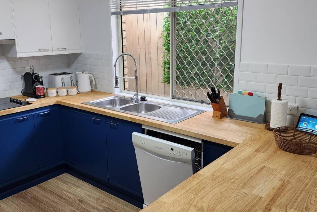 Holiday home Peaceful Getaway - Stylish, Newly Updated House *
