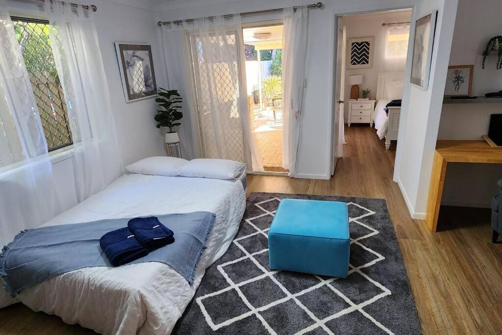Holiday home Peaceful Getaway - Stylish, Newly Updated House *