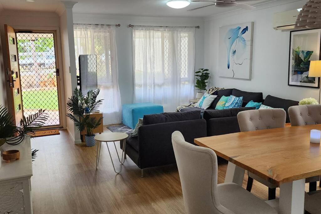 Peaceful Getaway - Stylish, Newly Updated House *