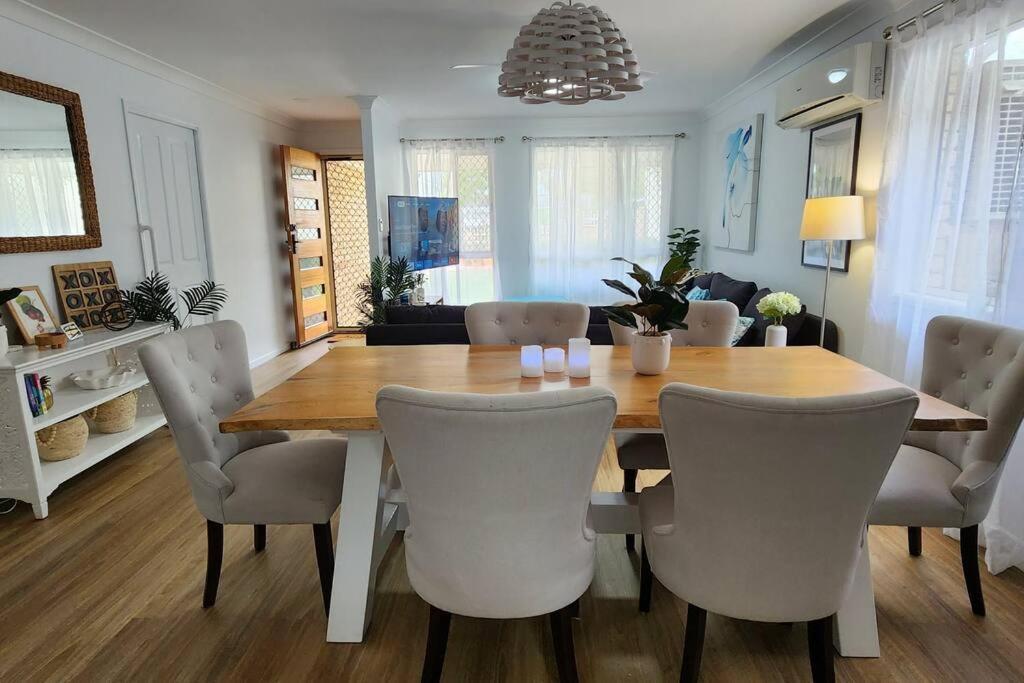 Holiday home Peaceful Getaway - Stylish, Newly Updated House Brisbane