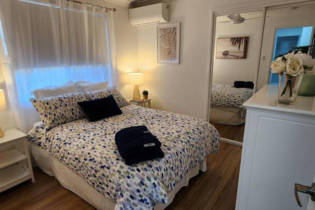 Peaceful Getaway - Stylish, Newly Updated House * Brisbane