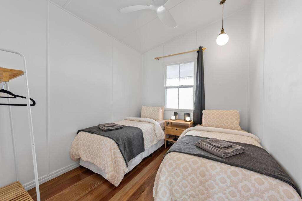 Holiday home Inside Out! ~ 3 Bed House ~ Toowong Brisbane