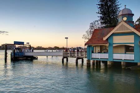 Holiday home Pet-friendly Haven: Fast Wi-fi & Netflix Brisbane
