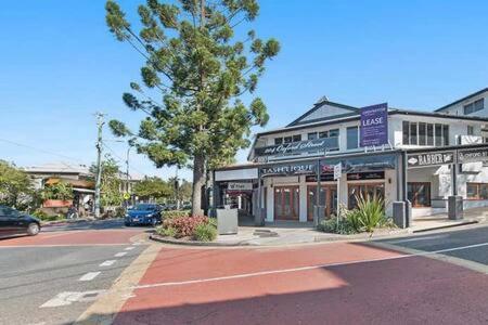 Pet-friendly Haven: Fast Wi-fi & Netflix * Brisbane