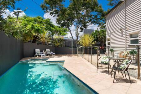 Pet-friendly Haven: Fast Wi-fi & Netflix Brisbane