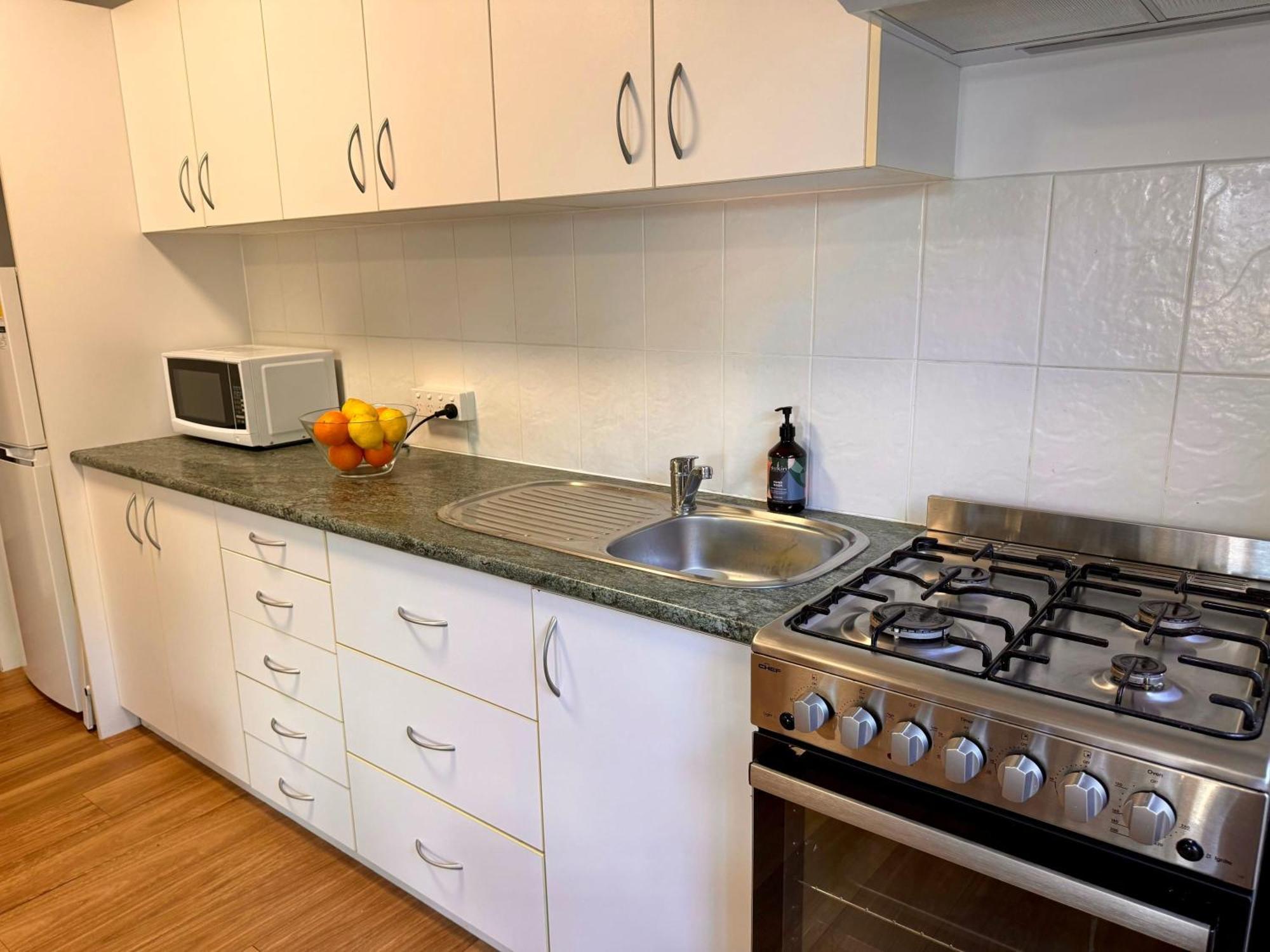 3 Bed Budget Hidden Gem Parking Near Gabba Apartment Brisbane