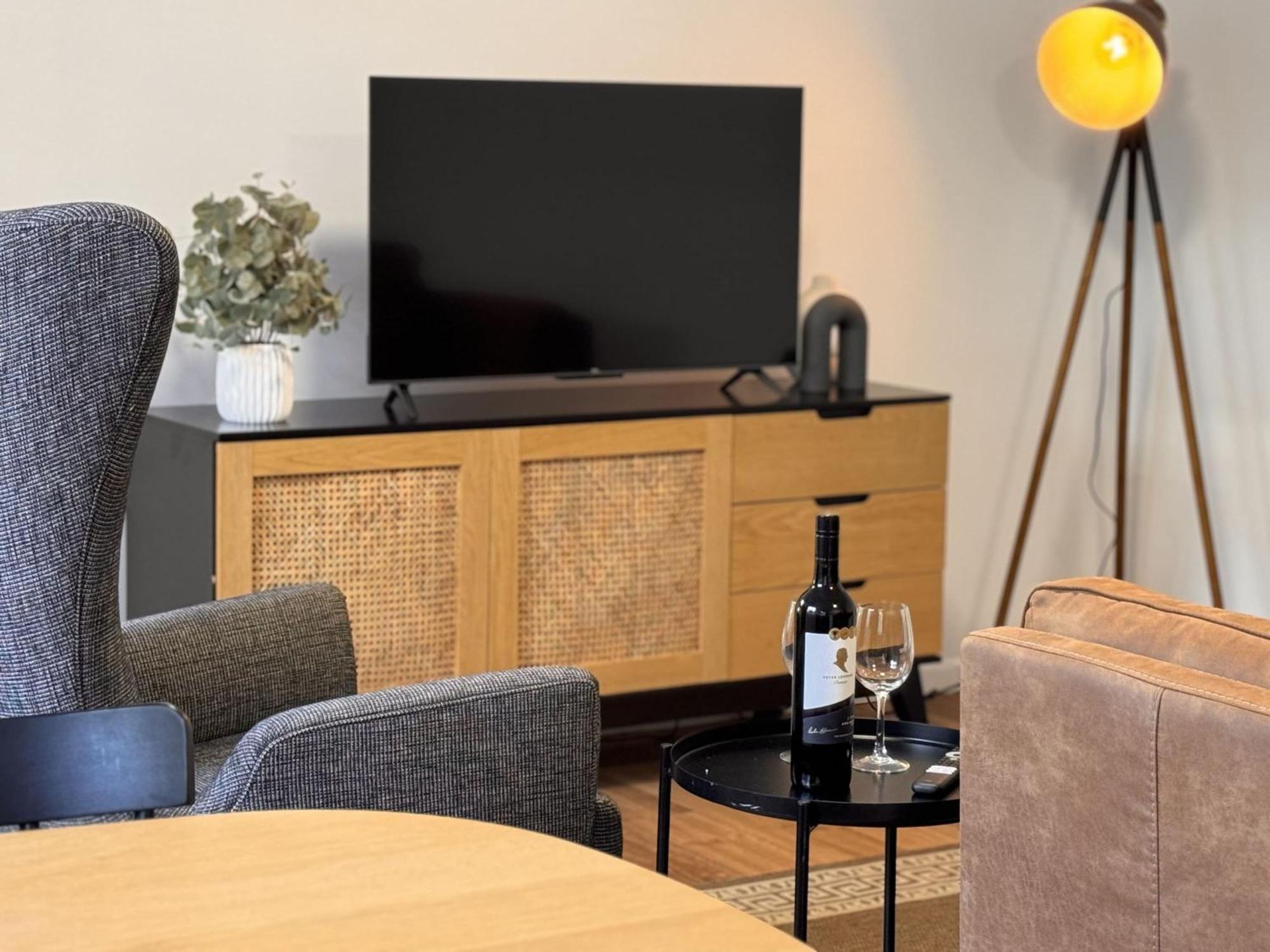 Apartment 3 Bed Budget Hidden Gem Parking Near Gabba Brisbane