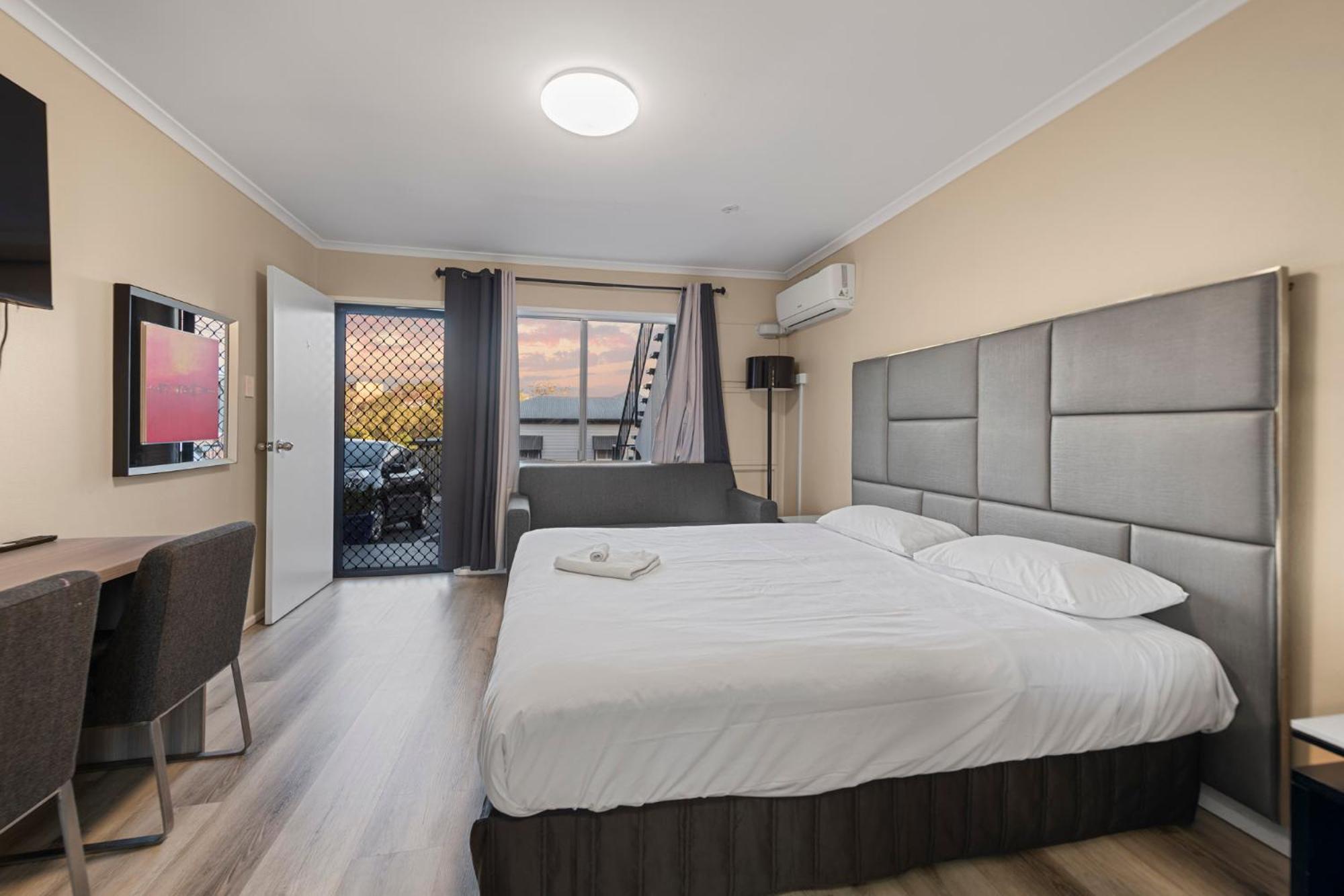 Motel S1 *