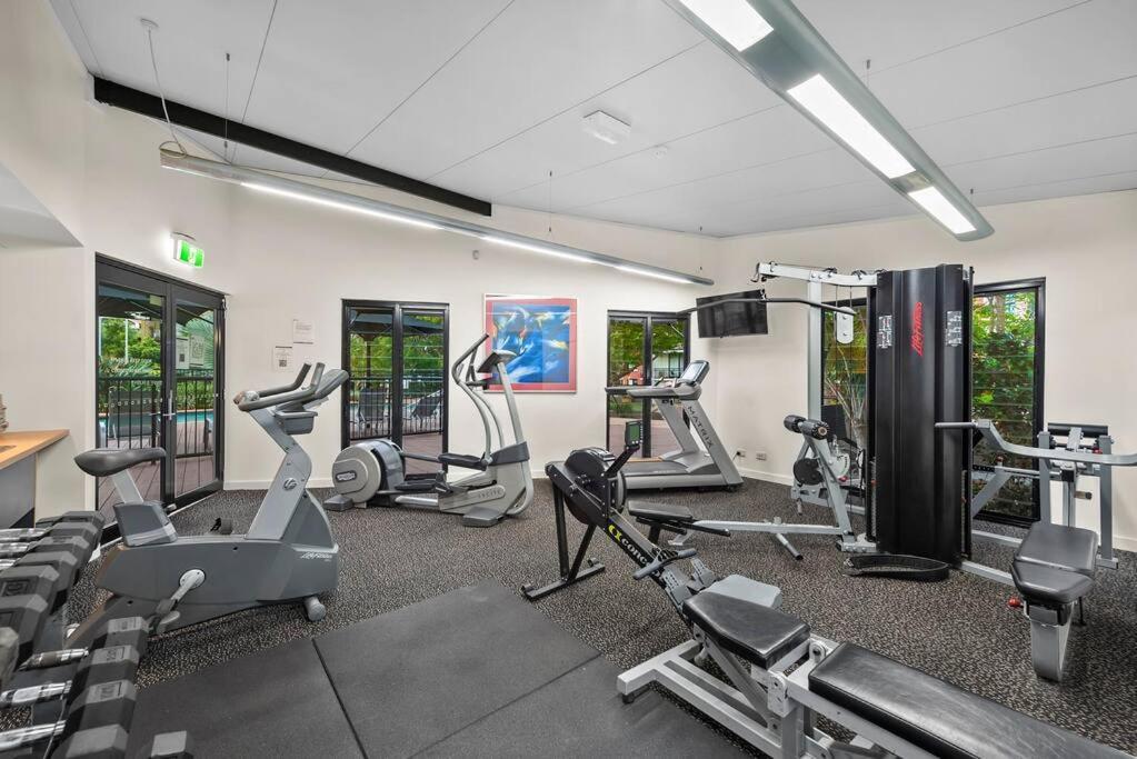 Living - 10mins Cbd - 2bed / 2bath / 1car Apartment Brisbane