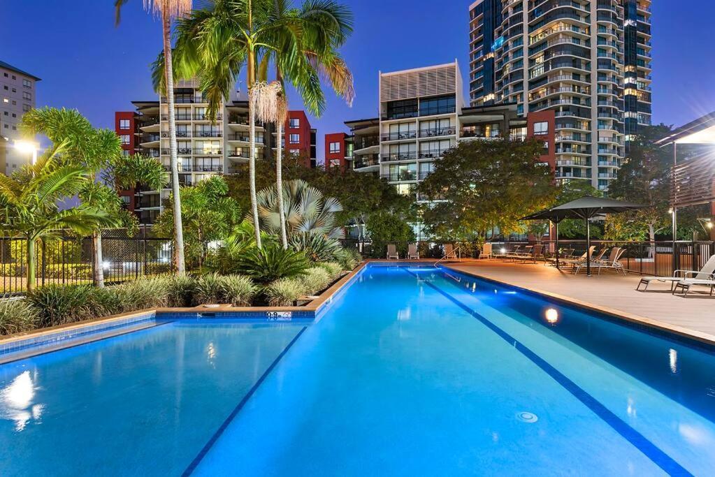 Living - 10mins Cbd - 2bed / 2bath / 1car Apartment *