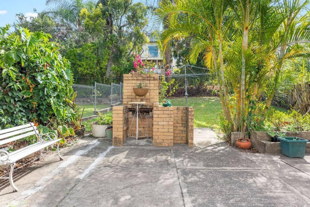 Nan's House! 2bed, 1bath, 1car ~ East Casa de férias