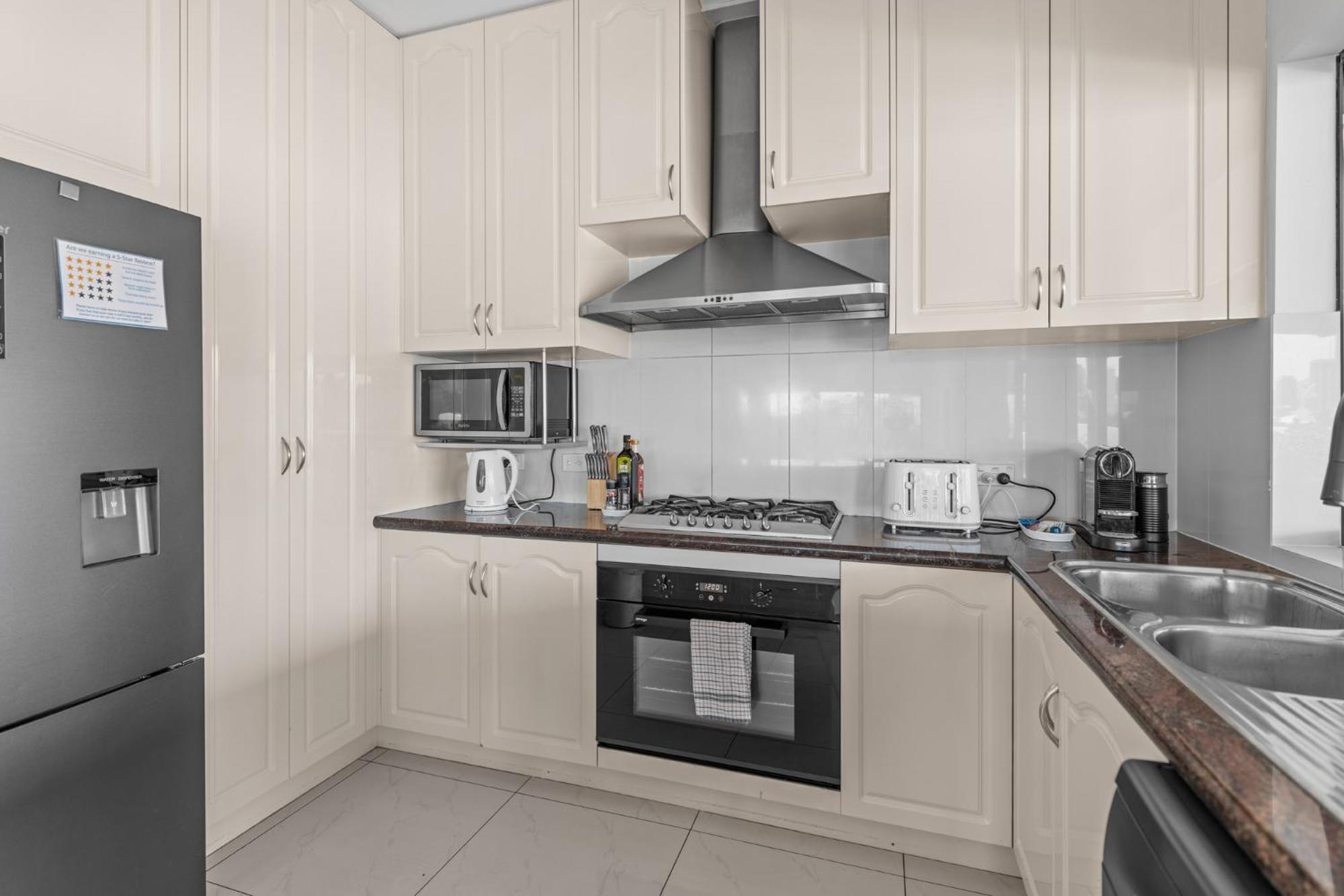 Luxury 2-bed Penthouse With Private Rooftop * Brisbane