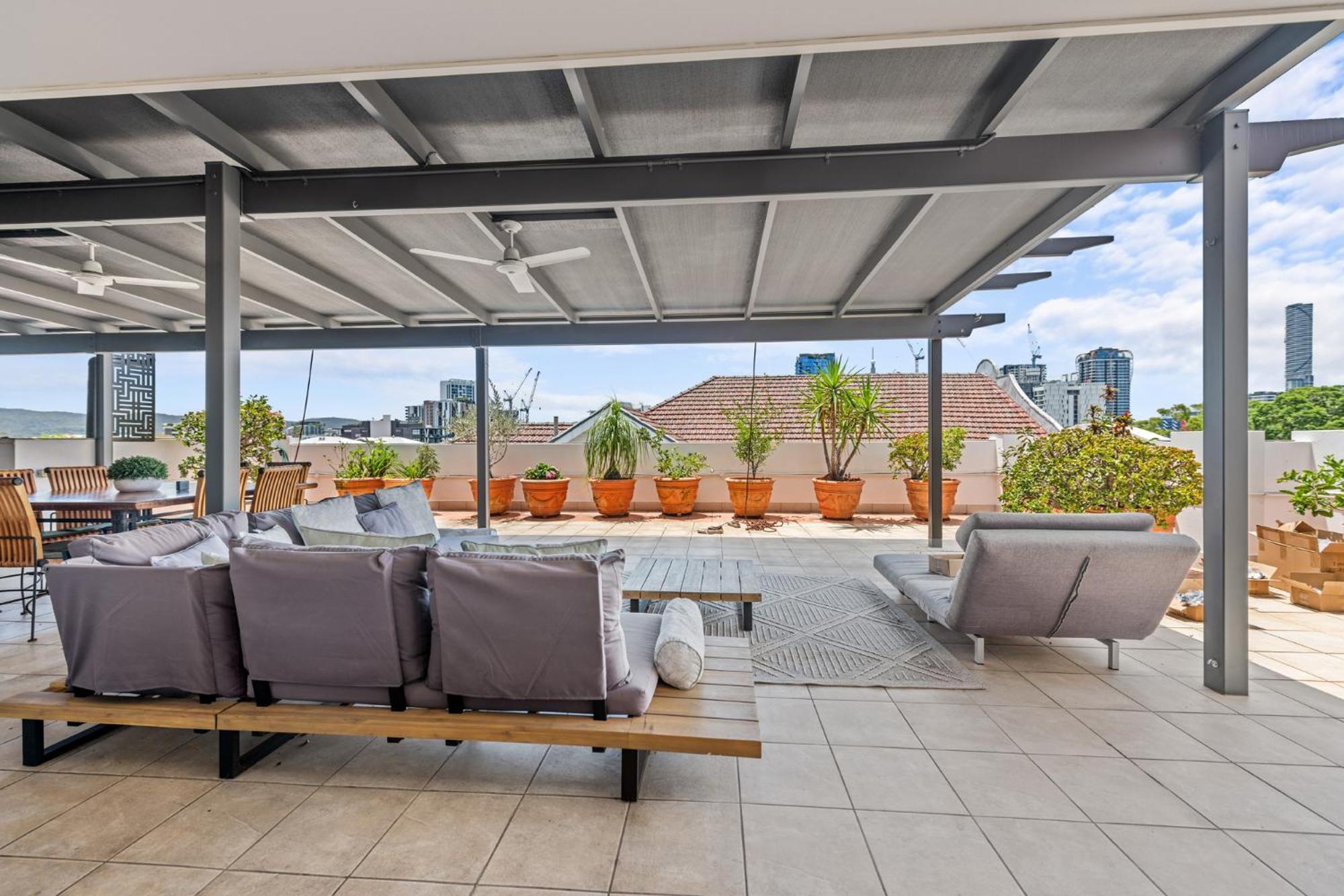 Apartment Luxury 2-bed Penthouse With Private Rooftop