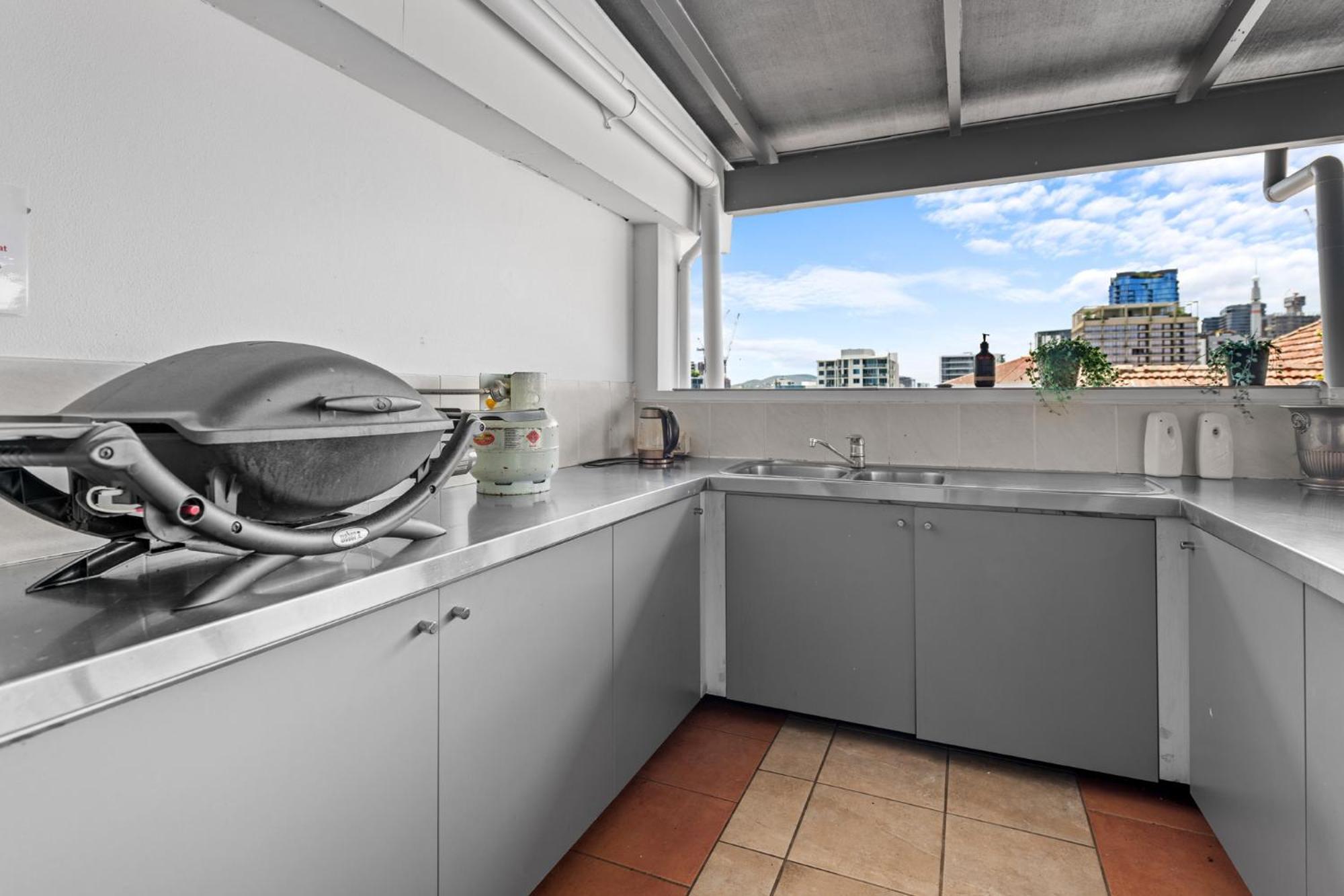 Apartment Luxury 2-bed Penthouse With Private Rooftop
