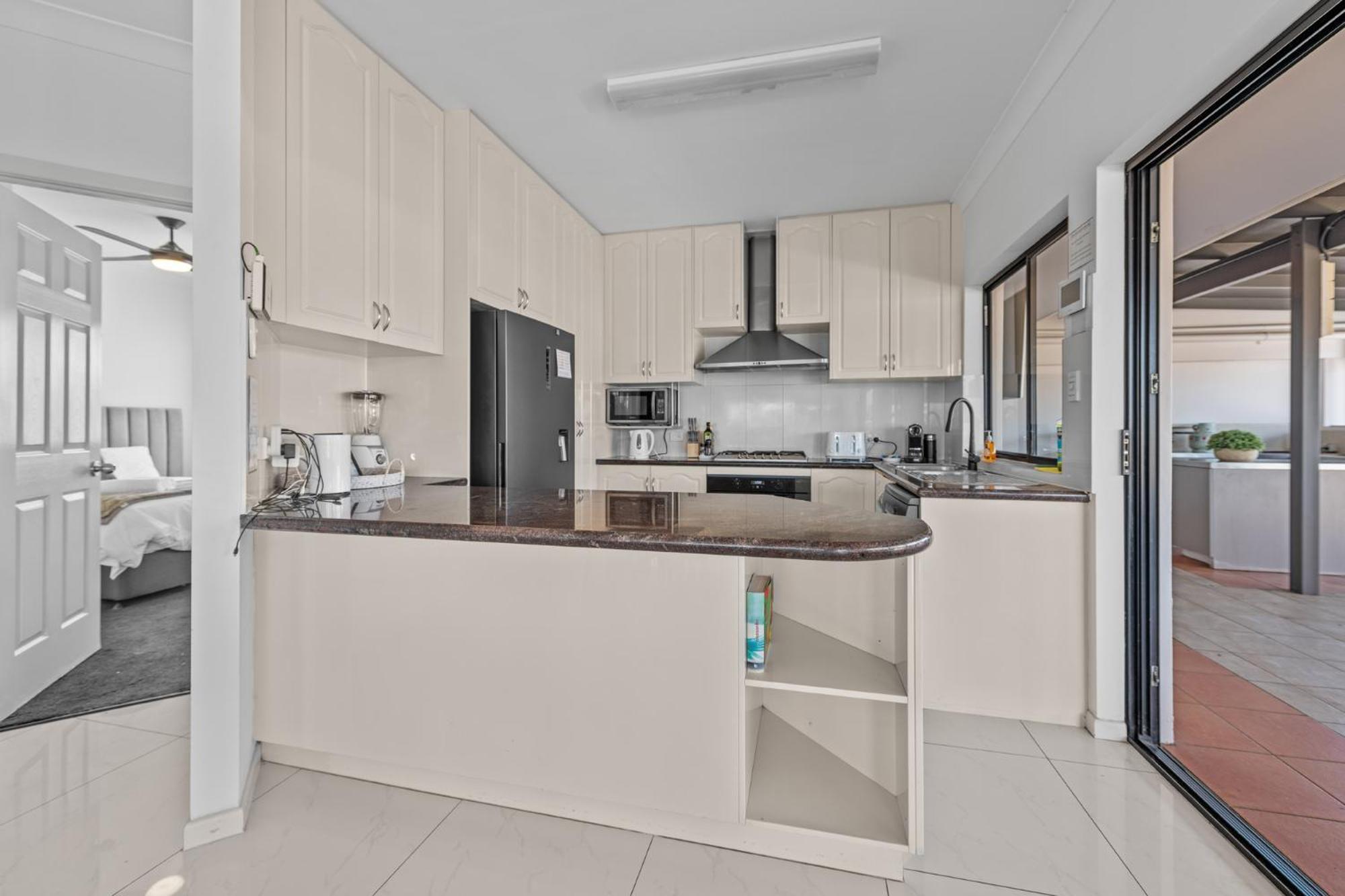 Luxury 2-bed Penthouse With Private Rooftop Apartment