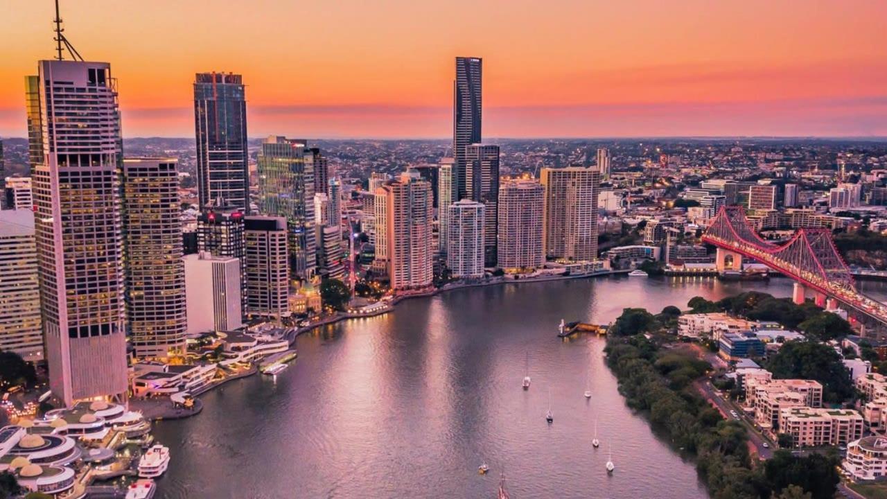 Explore Bne From Our Cute 1-bed In South Brisbane