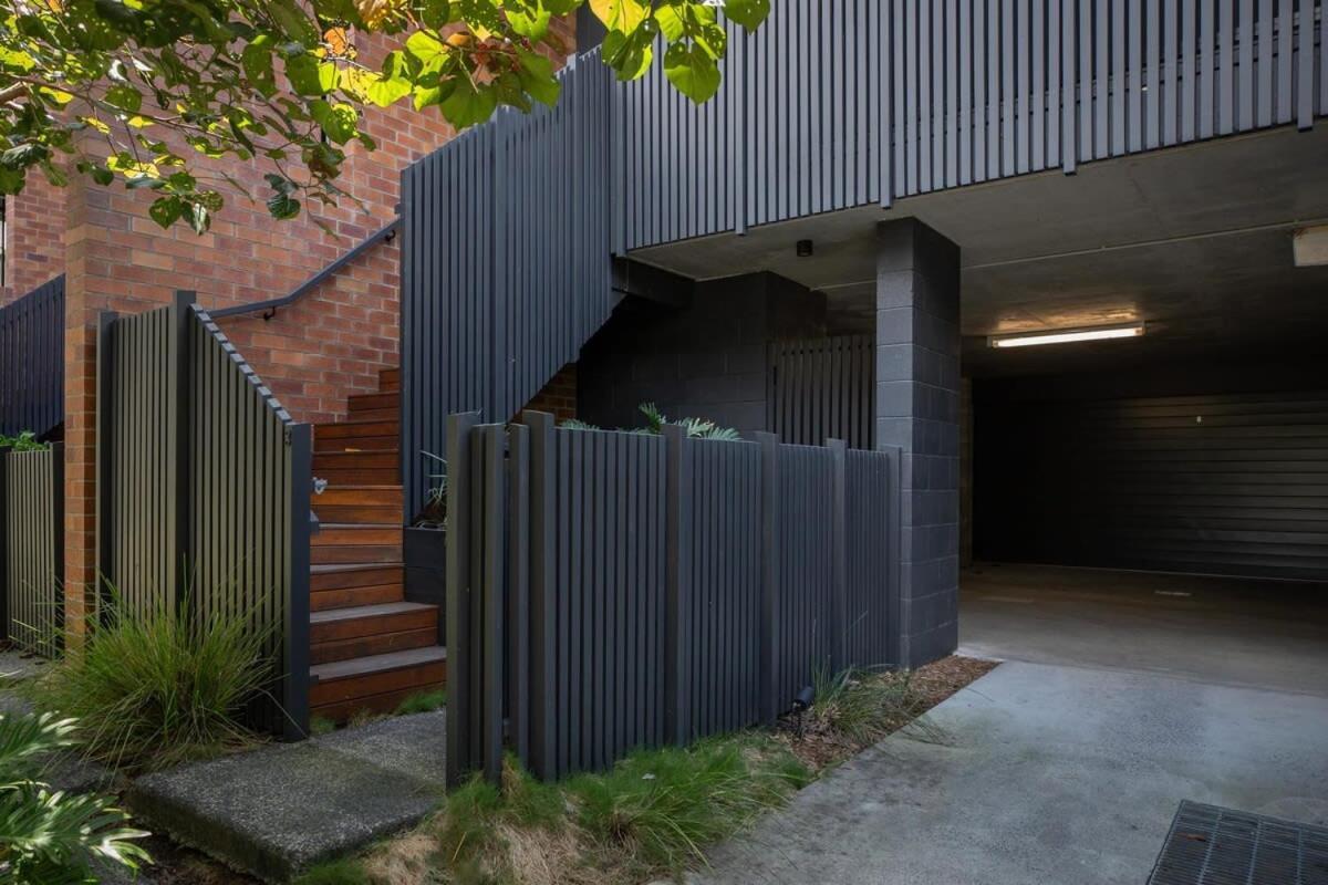 Modern 3br Retreat With Sauna - The Loft Brisbane