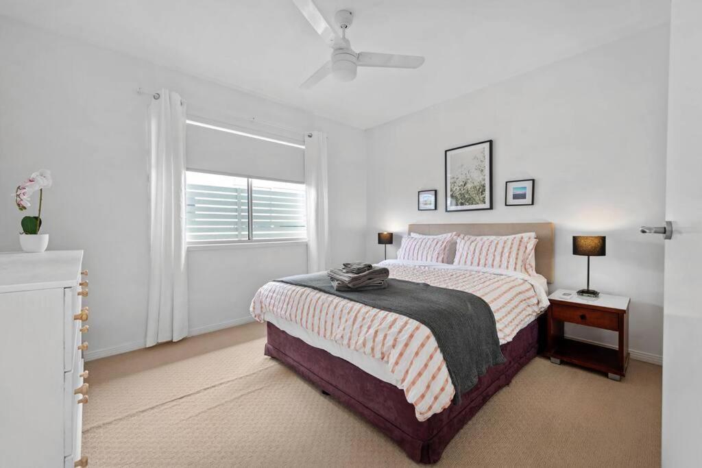 Terrific Townhouse! 2bed/2bath/courtyard/1car Apartment