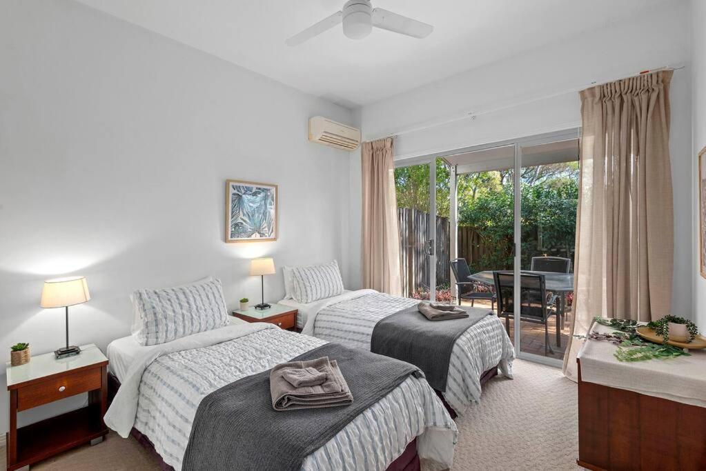 Apartment Terrific Townhouse! 2bed/2bath/courtyard/1car