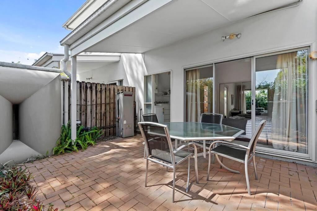 Terrific Townhouse! 2bed/2bath/courtyard/1car *