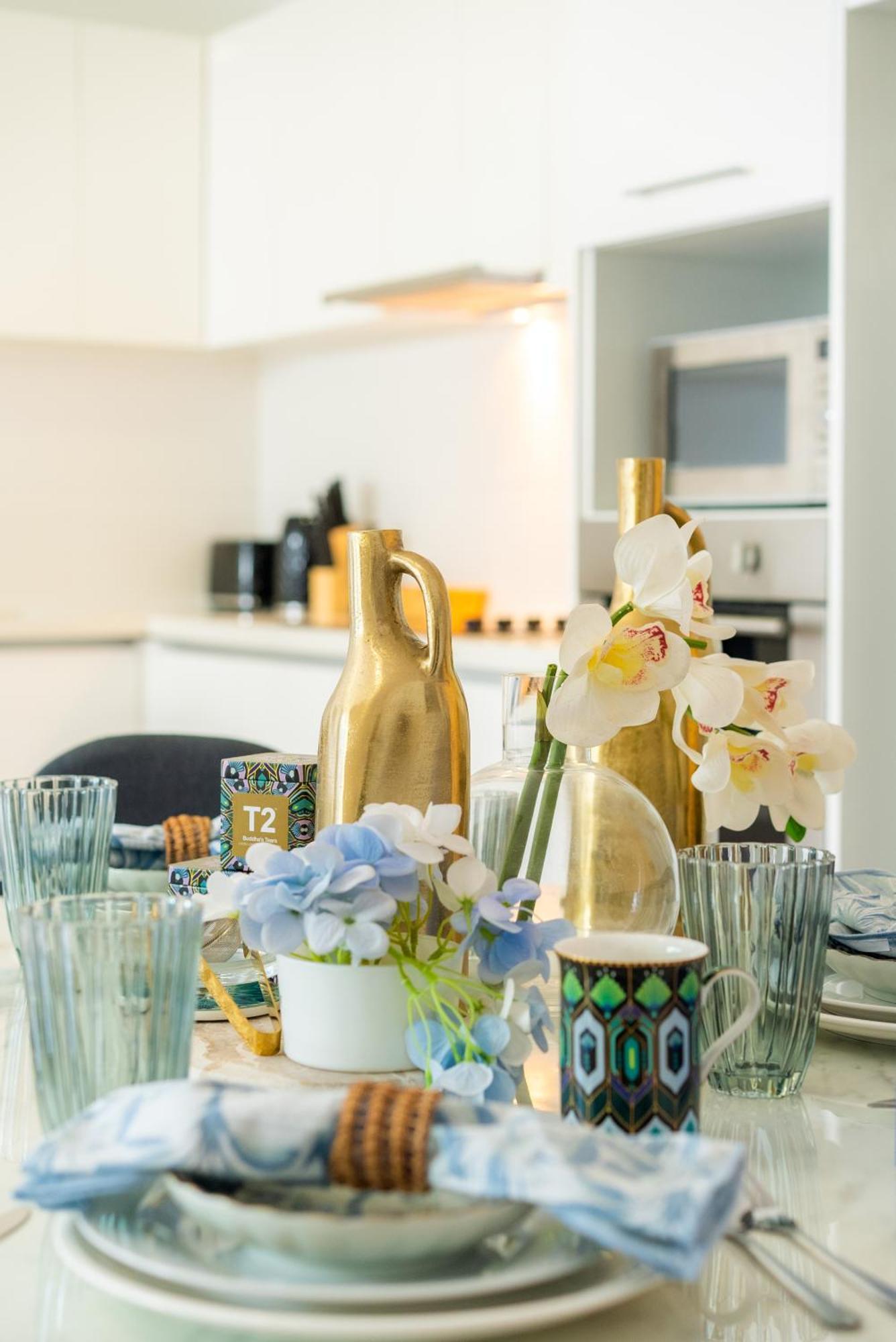 Balmoral - Airy & Light-filled Edge Comfort