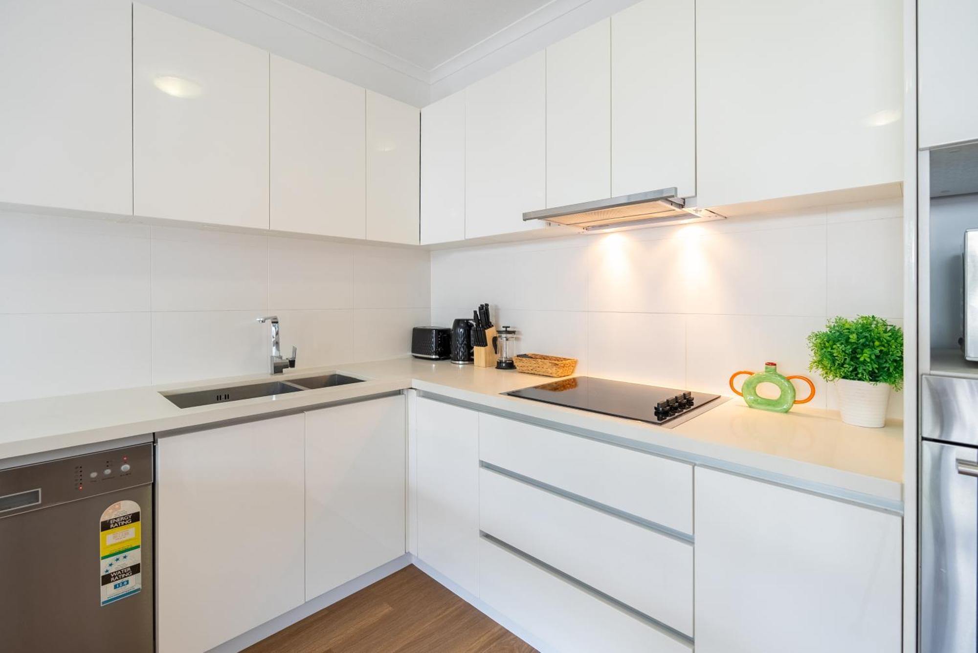 Balmoral - Airy & Light-filled Edge Comfort Apartment Brisbane